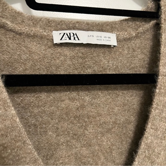 Zara Beige Button down Sweater - Picture 3 of 4